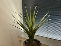 Kunstplant in pot - afbeelding 3 van  5