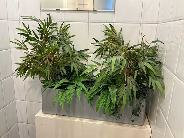 Kunstplant in pot - afbeelding 1 van  3