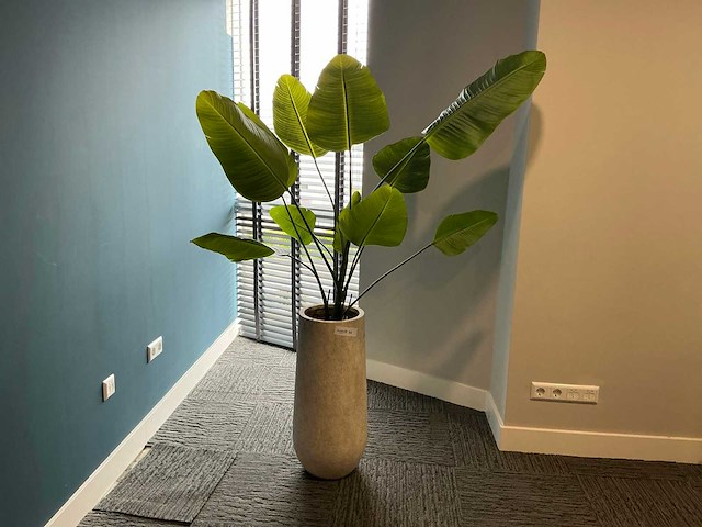Kunstplant in pot - afbeelding 1 van  5
