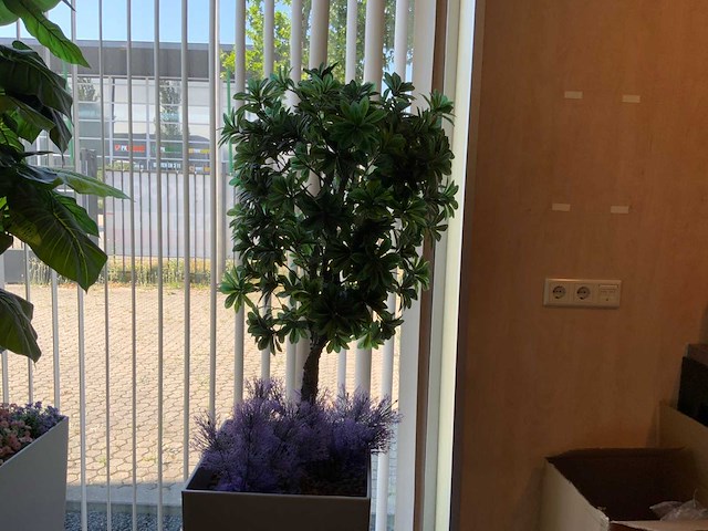 Kunstplant in pot - afbeelding 4 van  4