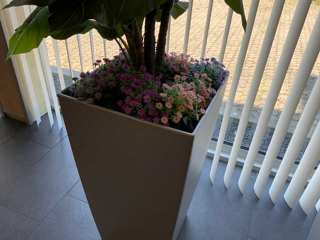 Kunstplant in pot - afbeelding 3 van  4