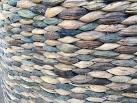 Kunstplant in rattan mand - afbeelding 3 van  3
