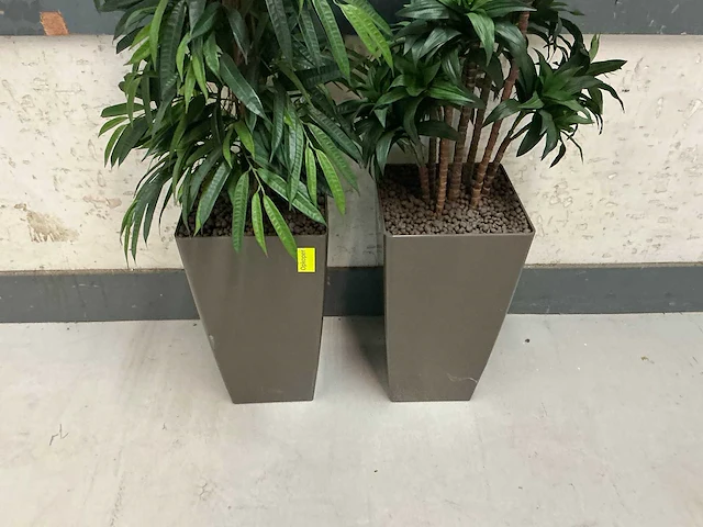 Kunstplant met pot (2x) - afbeelding 1 van  3