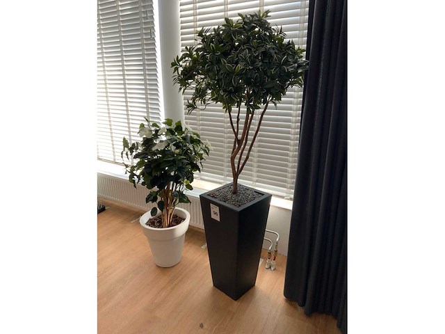 Kunstplant met pot - afbeelding 2 van  5