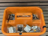 Kunststof bak incl. bevestigingsmaterialen - afbeelding 1 van  2