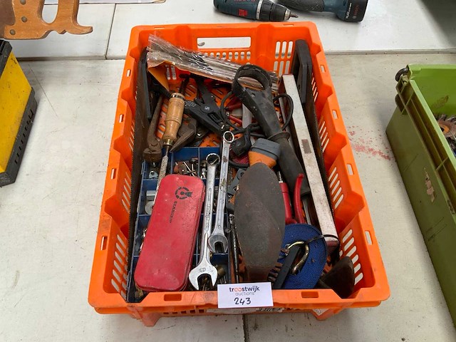 Kunststof bak met handgereedschap - afbeelding 1 van  1