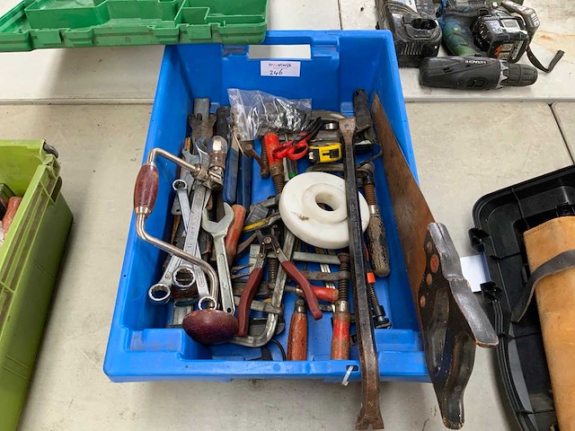 Kunststof bak met handgereedschap - afbeelding 1 van  1