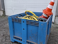 Kunststof bak met inhoud - afbeelding 1 van  6