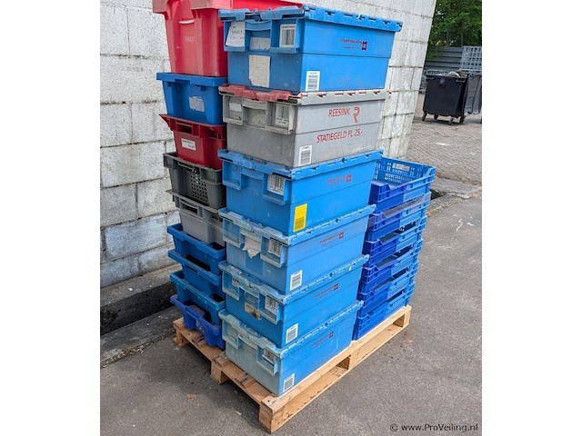 Kunststof bakken en kratten - aantal 26 stuks - afbeelding 1 van  3