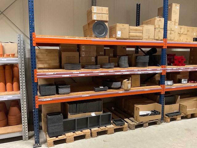 Kunststof bakken en schalen. - afbeelding 1 van  20