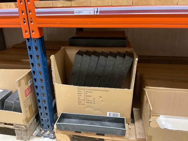 Kunststof bakken, vazen en schalen. - afbeelding 7 van  20