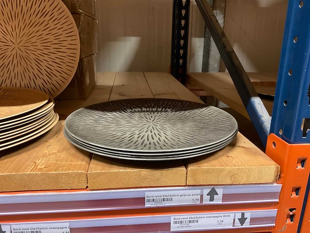 Kunststof bakken, vazen en schalen. - afbeelding 19 van  20