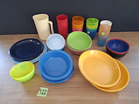 Kunststof bekers, bordjes en schaaltjes 36 stuks - afbeelding 2 van  3