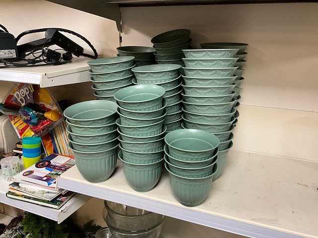 Kunststof bloempotten (80x) - afbeelding 1 van  6