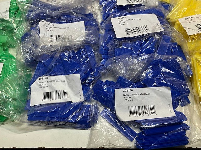 Kunststof blokjes diverse maten (2700x) - afbeelding 11 van  13