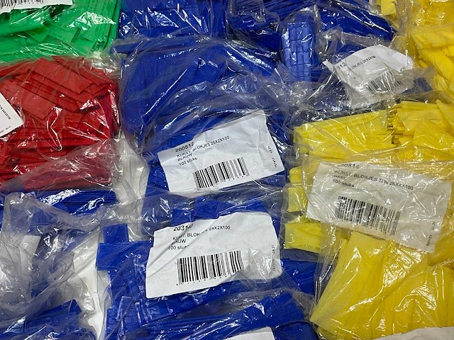 Kunststof blokjes diverse maten (2700x) - afbeelding 13 van  13