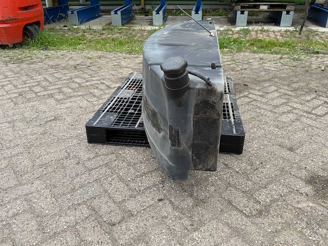 Kunststof brandstoftank - afbeelding 2 van  8