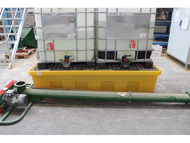 Kunststof chemieopvangbak met afmeting 226 x 146 x 57,5 cm. - afbeelding 2 van  3