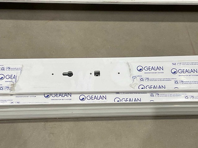 Kunststof deur (2x) - afbeelding 1 van  8