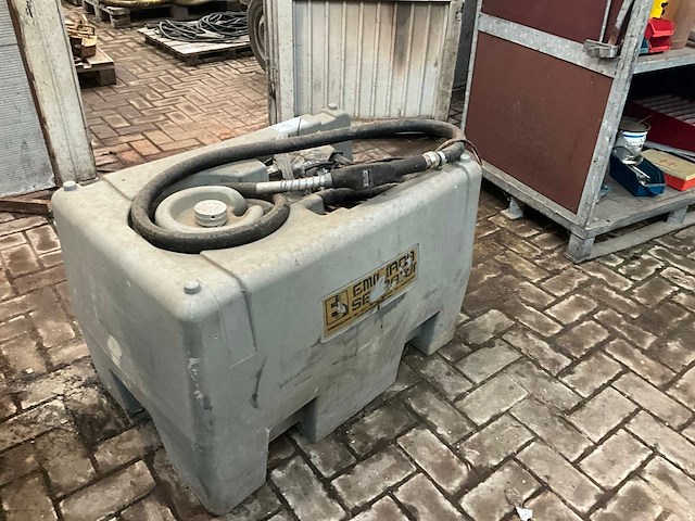 Kunststof dieseltank 200l - afbeelding 2 van  3