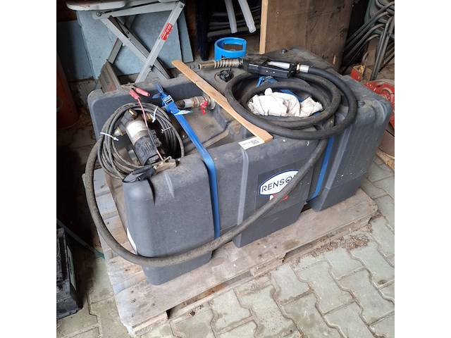 Kunststof dieseltank met vulpistool renson, bouwjaar 2021 - afbeelding 1 van  8