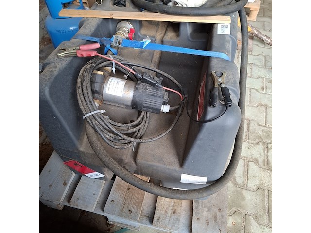 Kunststof dieseltank met vulpistool renson, bouwjaar 2021 - afbeelding 7 van  8