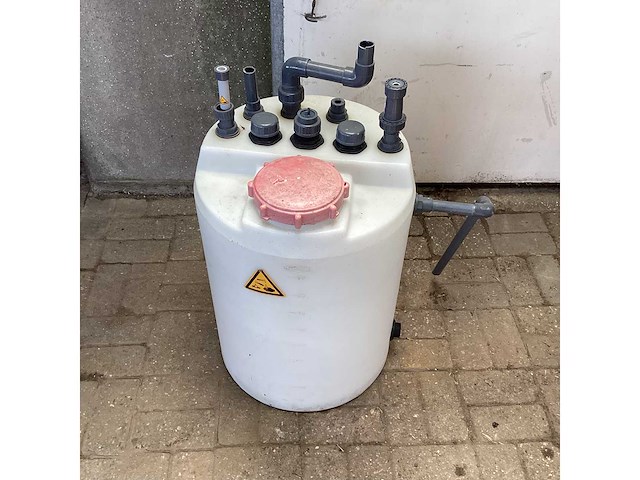 Kunststof doseertank 90 liter - afbeelding 1 van  2