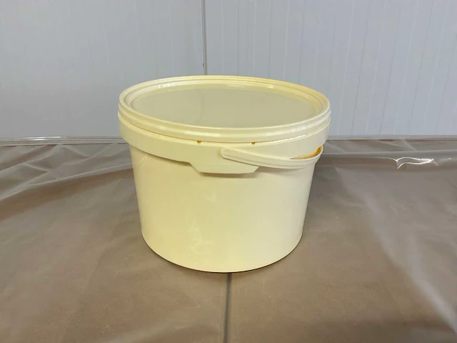 Kunststof emmer beige (2,5 liter) (4000x) - afbeelding 1 van  7