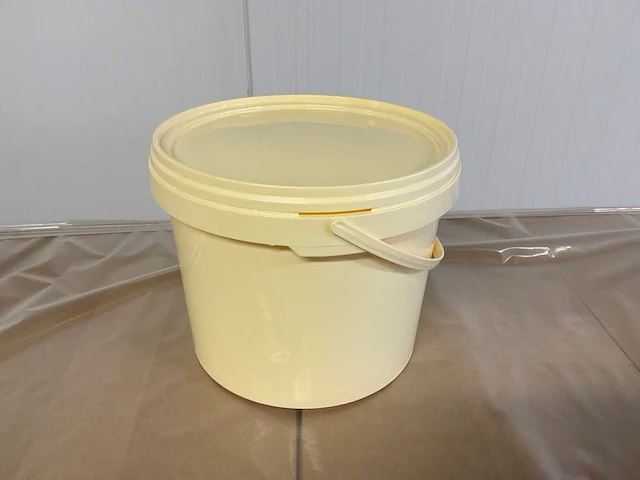 Kunststof emmer beige (5,5 liter) (1150x) - afbeelding 1 van  7