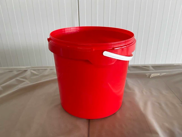 Kunststof emmer rood (6 liter) (4400x) - afbeelding 1 van  7