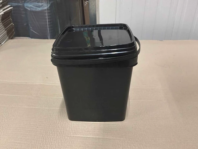 Kunststof emmer zwart (5 liter) (4500x) - afbeelding 1 van  6