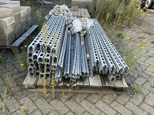 Kunststof geperforeerd u-profiel (80x) - afbeelding 3 van  3