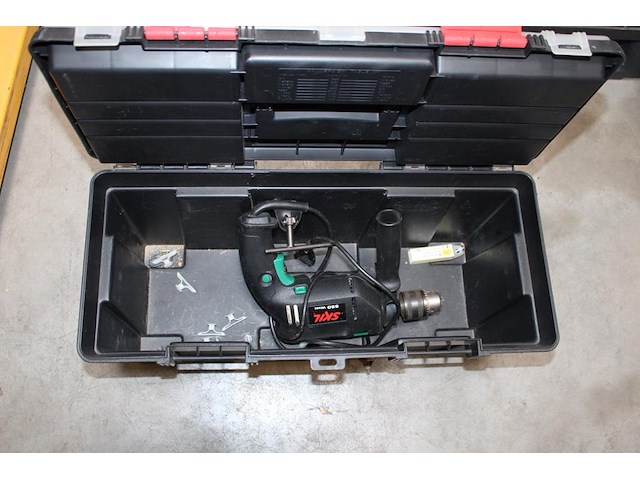 Kunststof gereedschapskoffer met elektrische boormachine skill. - afbeelding 1 van  3