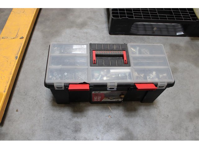 Kunststof gereedschapskoffer met elektrische boormachine skill. - afbeelding 2 van  3