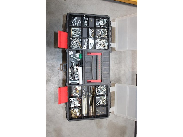 Kunststof gereedschapskoffer met elektrische boormachine skill. - afbeelding 3 van  3