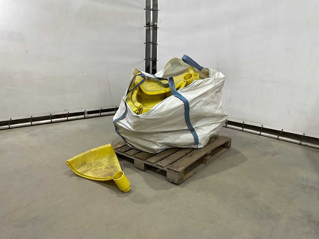 Kunststof glijbaan - afbeelding 1 van  5