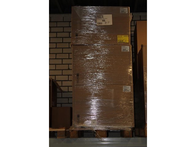 Kunststof / hardcup bierglazen op voet 520cc in 6 dozen op pallet. totaal 900 stuks. - afbeelding 1 van  3