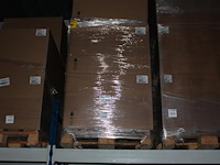 Kunststof / hardcup bierglazen op voet 520cc in 6 dozen op pallet. totaal 900 stuks. - afbeelding 1 van  3