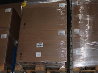 Kunststof / hardcup bierglazen op voet 520cc in 6 dozen op pallet. totaal 900 stuks. - afbeelding 2 van  3
