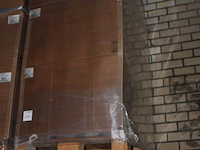 Kunststof / hardcup bierglazen op voet 520cc in 6 dozen op pallet. totaal 900 stuks. - afbeelding 2 van  3