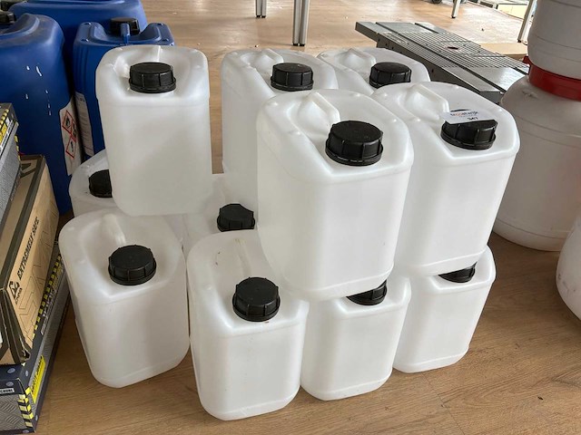 Kunststof jerrycan 5 liter (13x) - afbeelding 2 van  2
