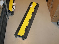 Kunststof kabelbrug met 2 kanalen en klepdeksel. 4 stuks. - afbeelding 2 van  4