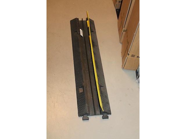 Kunststof kabelbrug met 2 kanalen en klepdeksel. 5 stuks. - afbeelding 2 van  3