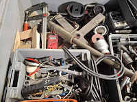 Kunststof kist met diverse garage inventaris - afbeelding 10 van  10