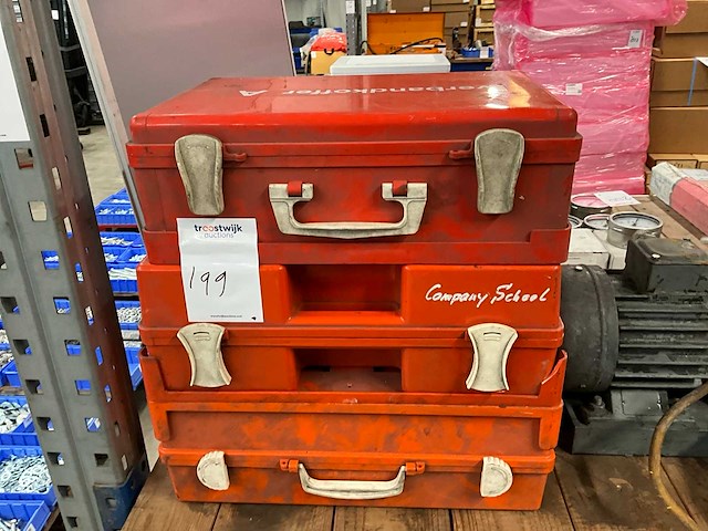 Kunststof koffer met inhoud (3x) - afbeelding 2 van  4