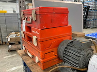 Kunststof koffer met inhoud (3x) - afbeelding 4 van  4