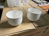 Kunststof kopjes en sausflessen - afbeelding 3 van  4