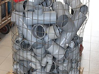 Kunststof koppelingen in diverse maten en uitvoeringen in draagmand. - afbeelding 2 van  3