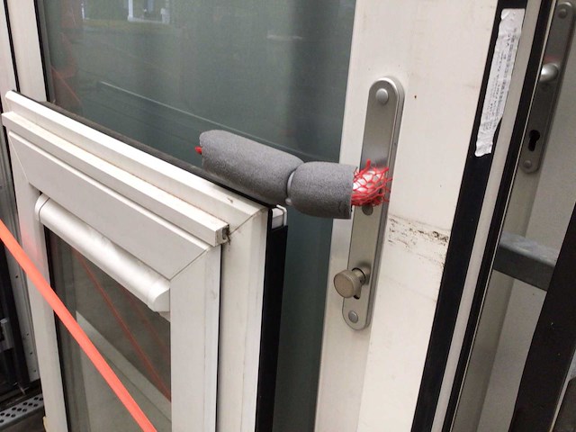 Kunststof kozijn en deur - afbeelding 2 van  4