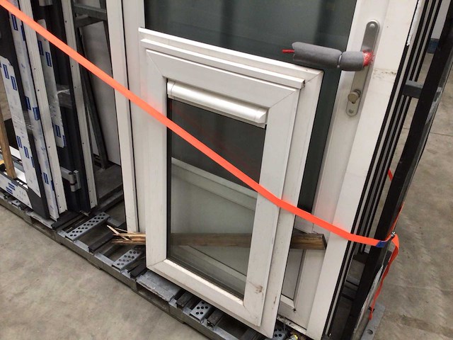 Kunststof kozijn en deur - afbeelding 4 van  4